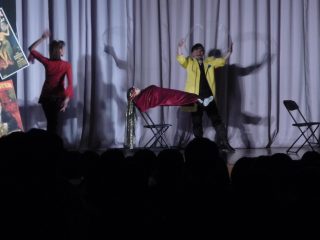 渚晴彦ブログ：亜羅仁 チェアーサスペンションマジック 日本奇術協会主催 文化庁支援 舞台芸術体験学習 学校公演 福島 須賀川小学校にて