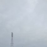 カードパラパラからスマホへ。どんよりとした空の下で。